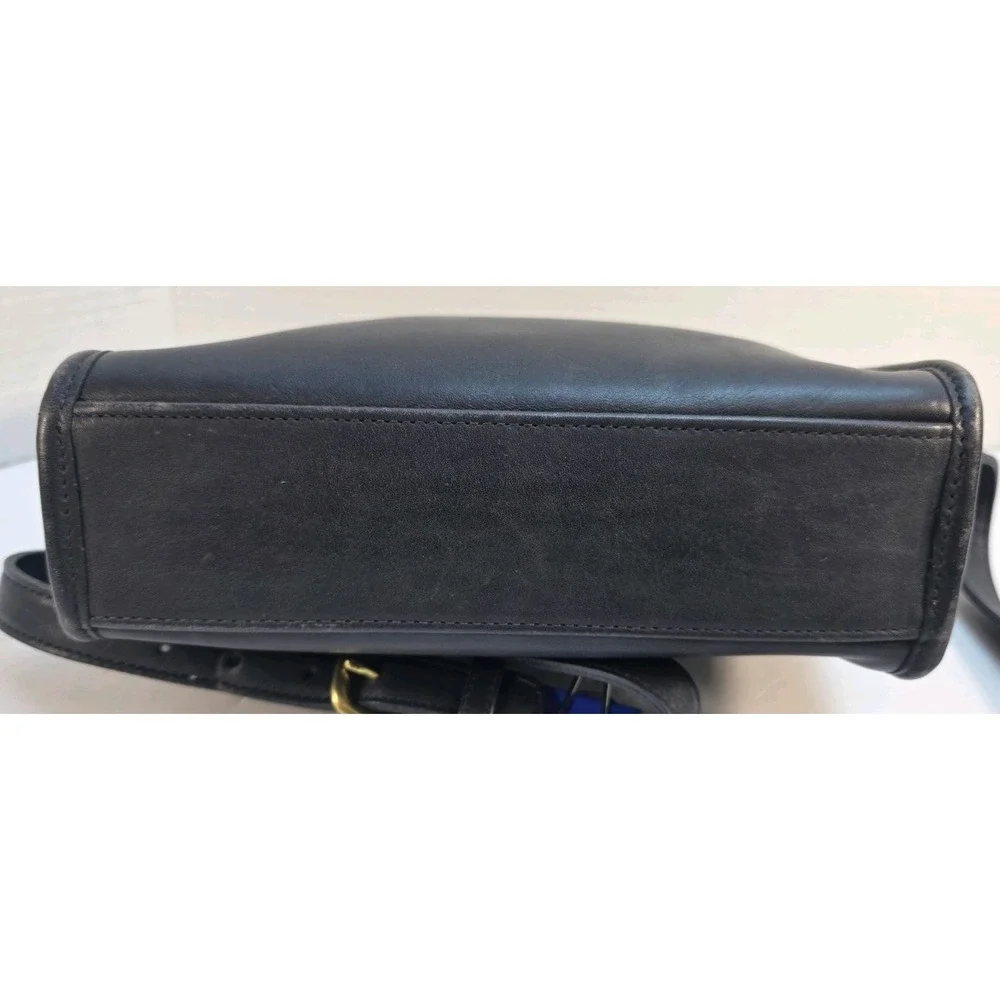 Vintage Coach Metropolis Shoulder bag Navy Made‎ in Costa Rica L1P-9087